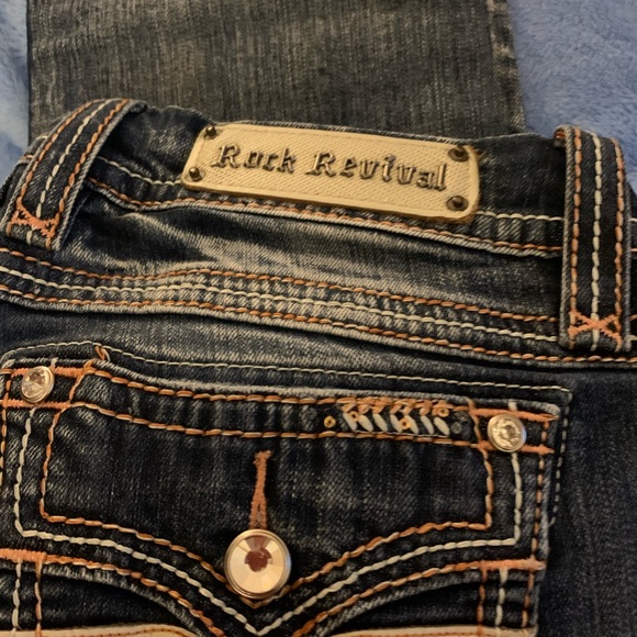 Rock Revival Easy Crop - Picture 6 of 8